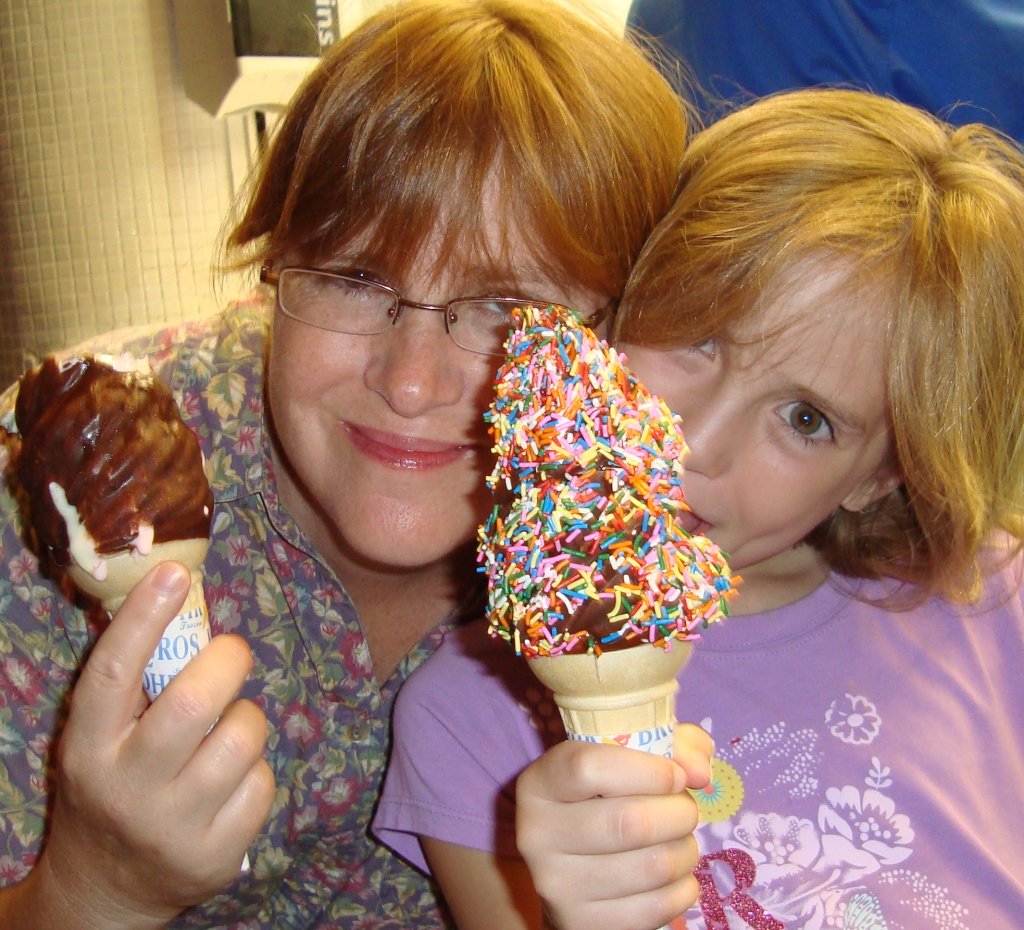 girls-with-ice-cream.JPG